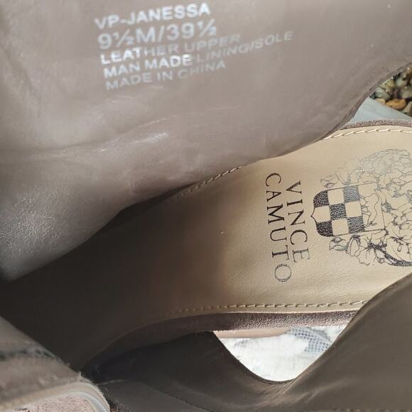 Vince Camuto Janessa Peep Toe Booties size 9.5 - Picture 4 of 9